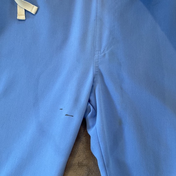 FIGS straight leg scrubs - Picture 3 of 3